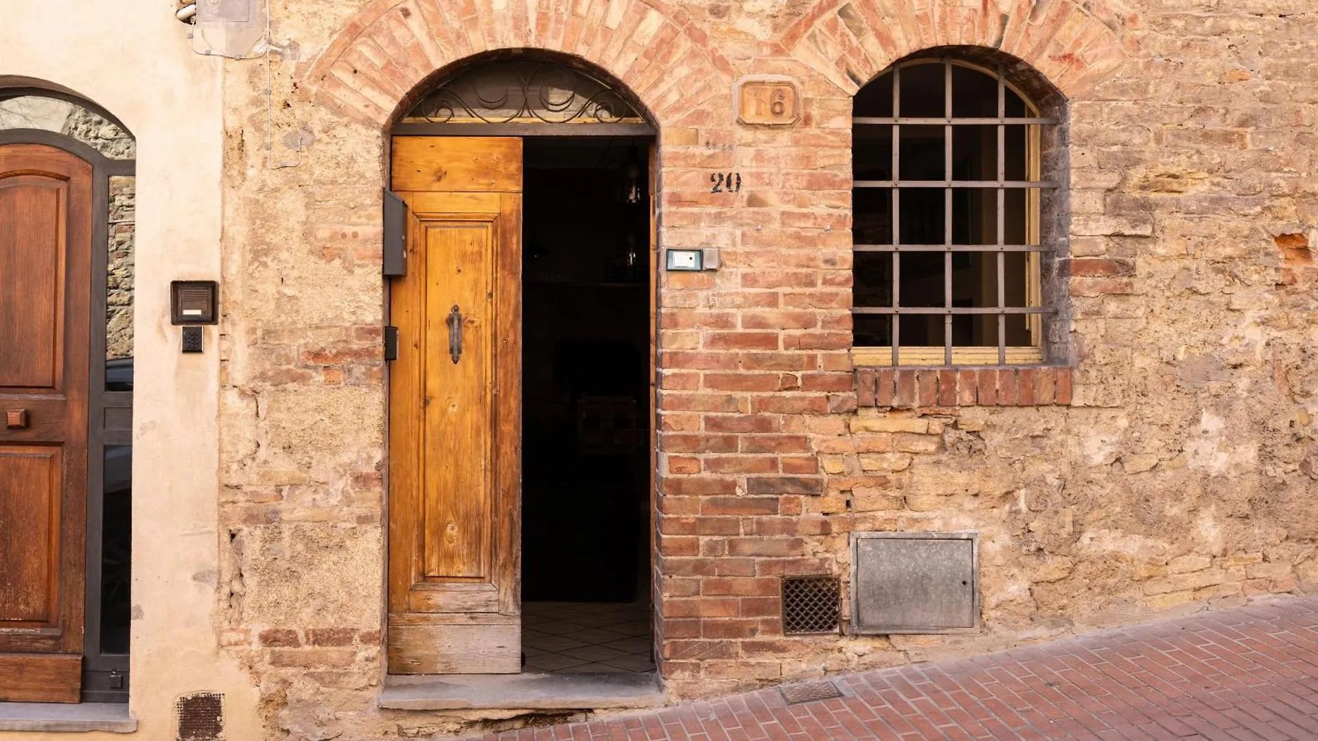 La Nicchia Apartment San Gimignano 0*,